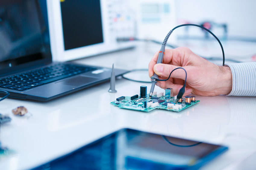 Using the microscope electronics laboratory clairitec déplacement aide assembler